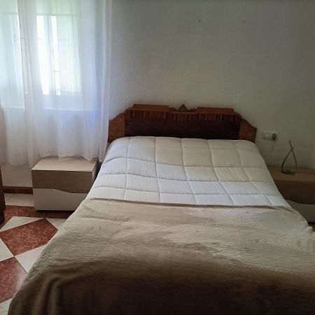 Amplio Apartamento Exterior Grenada Zewnętrze zdjęcie